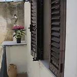 Bella Bari